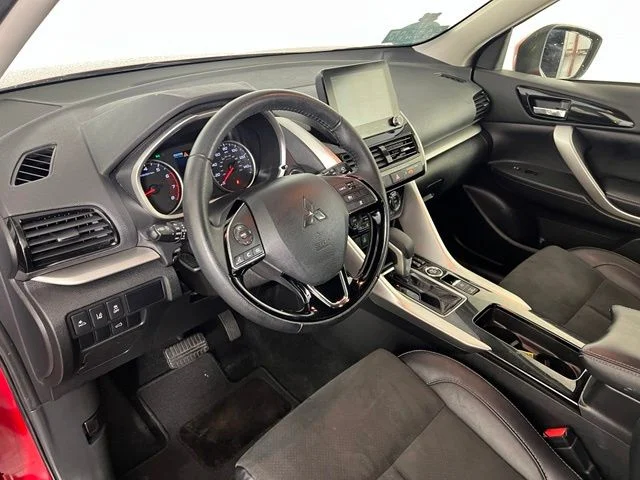Used 2025 Blue Mitsubishi SE image 12