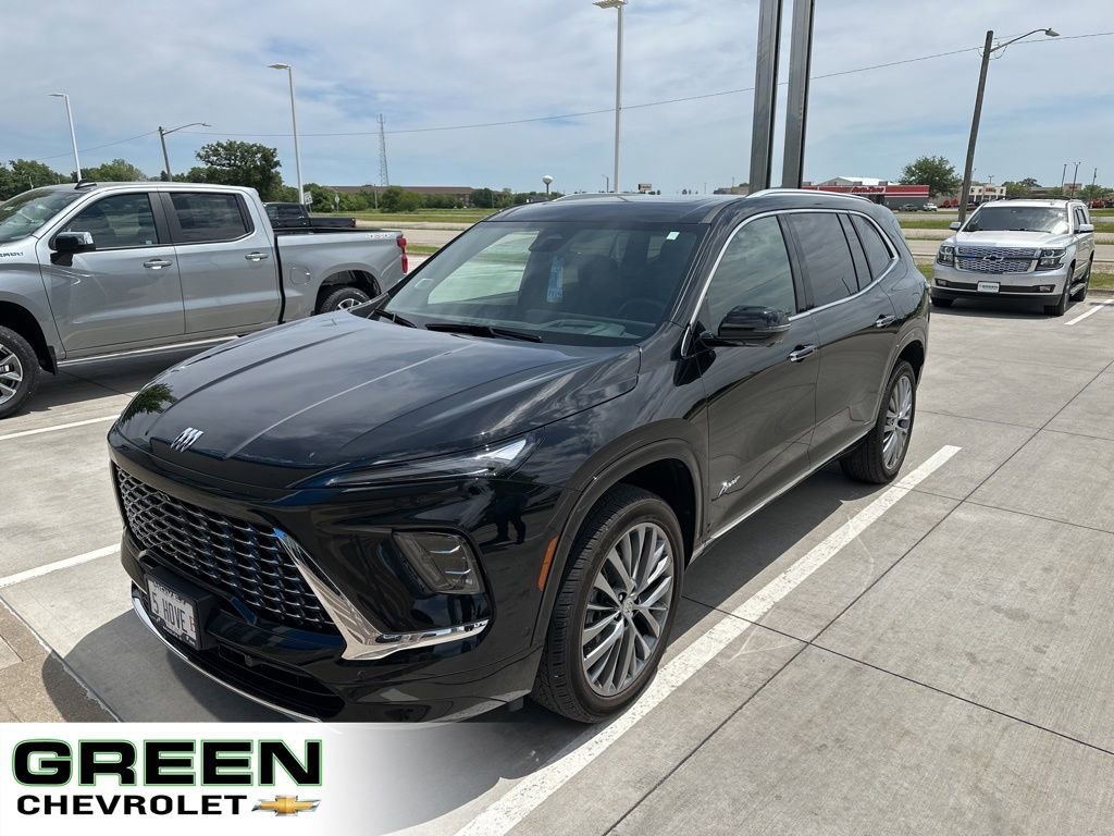 2025 Buick Enclave Avenir AWD's photo