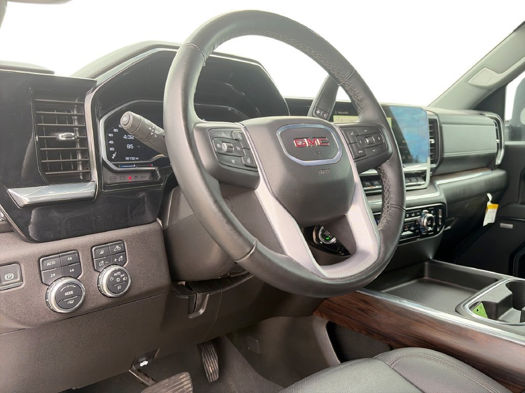 2025 GMC Sierra 2500HD SLT - Photo 10