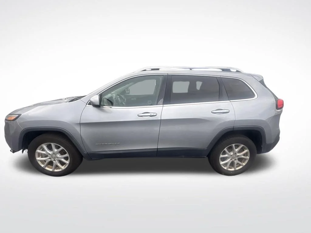 Used 2014 Billet Silver Metallic Clearcoat Jeep Latitude image 7