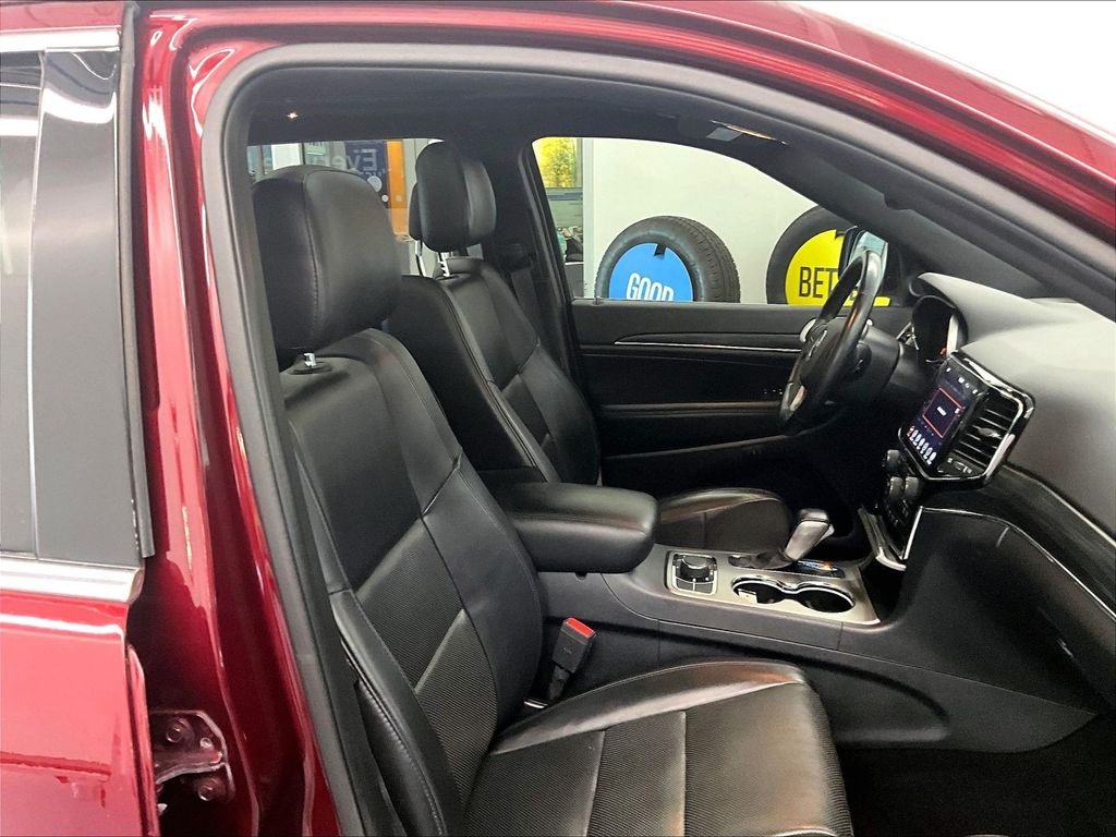 Used 2020 Velvet Red Pearlcoat Jeep Limited image 11