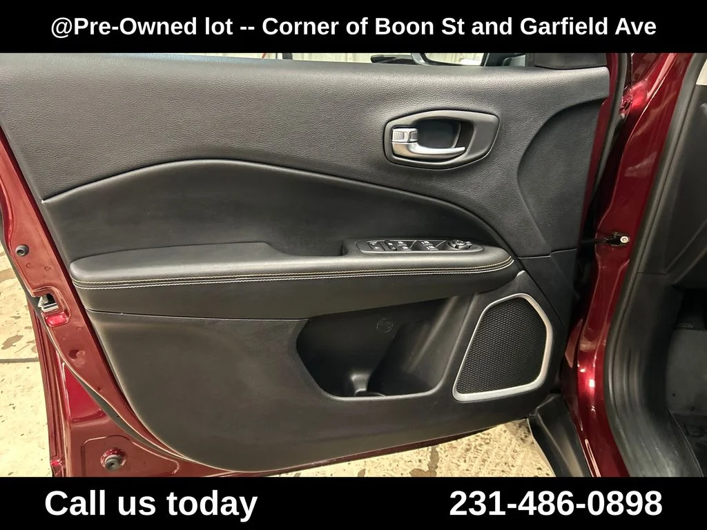 Used 2021 Red Jeep Latitude image 15
