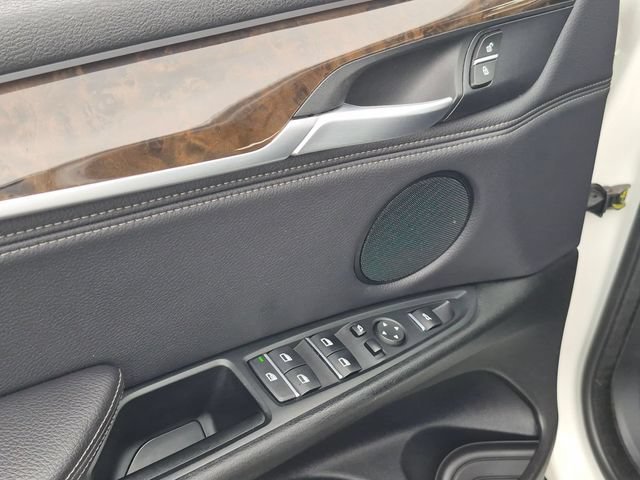 Used 2019 Black BMW M550i xDrive image 19