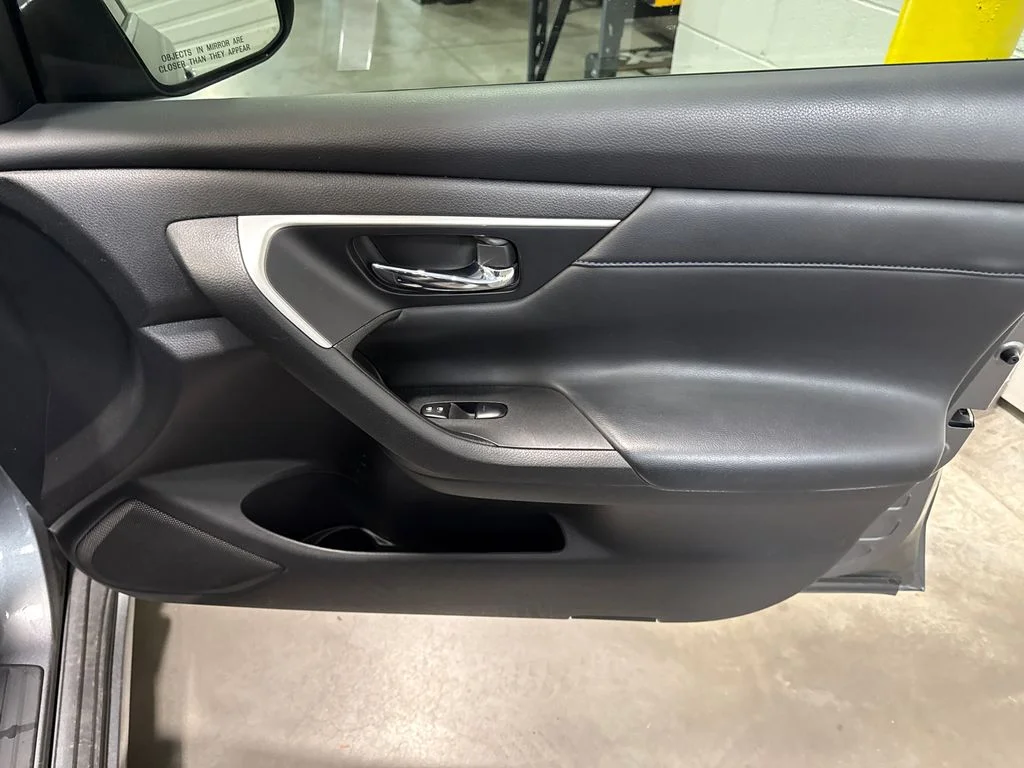 Used 2016 Gray Nissan 2.5 SR image 16