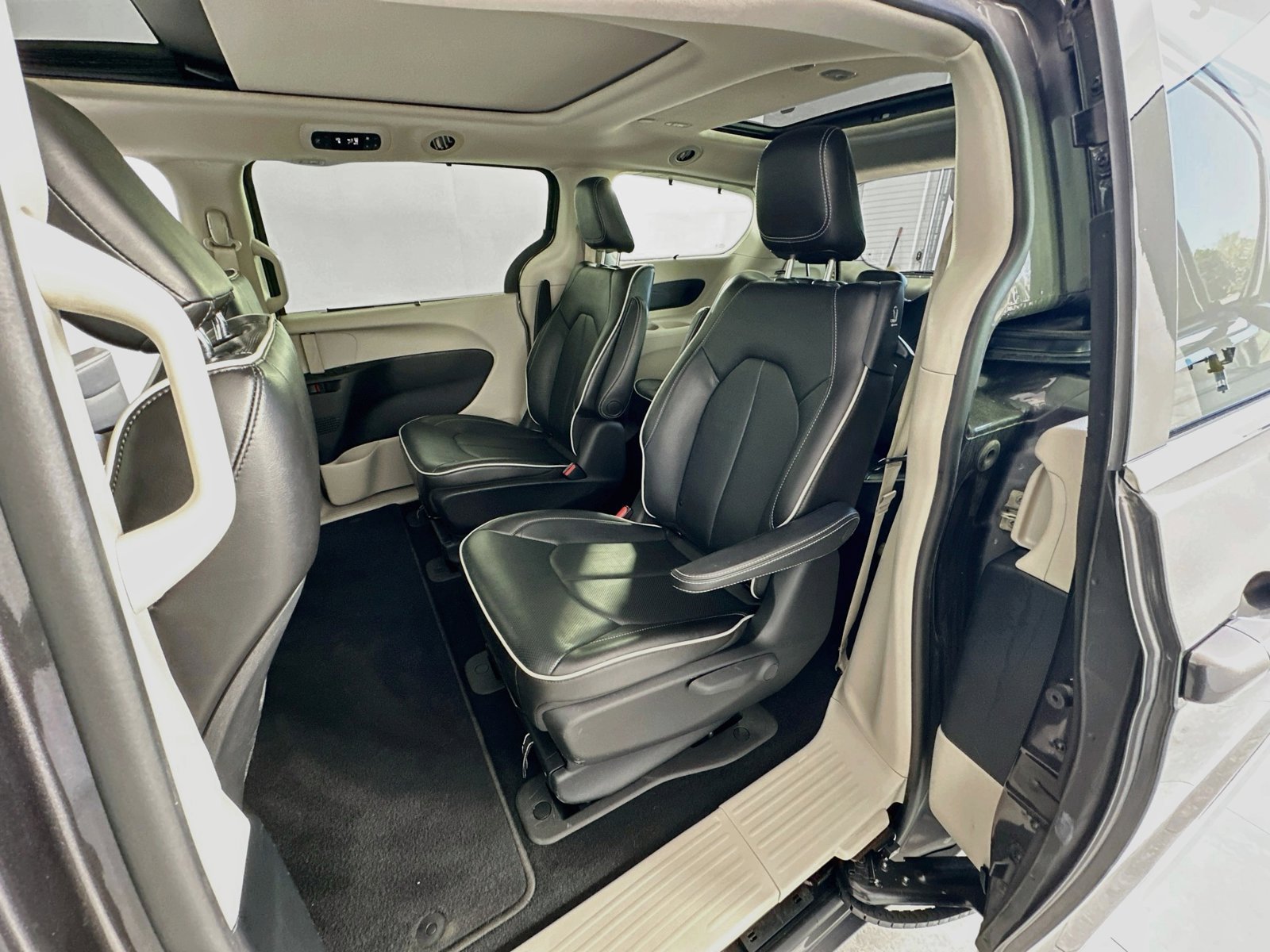 2021 Chrysler Pacifica Hybrid Limited - Photo 28
