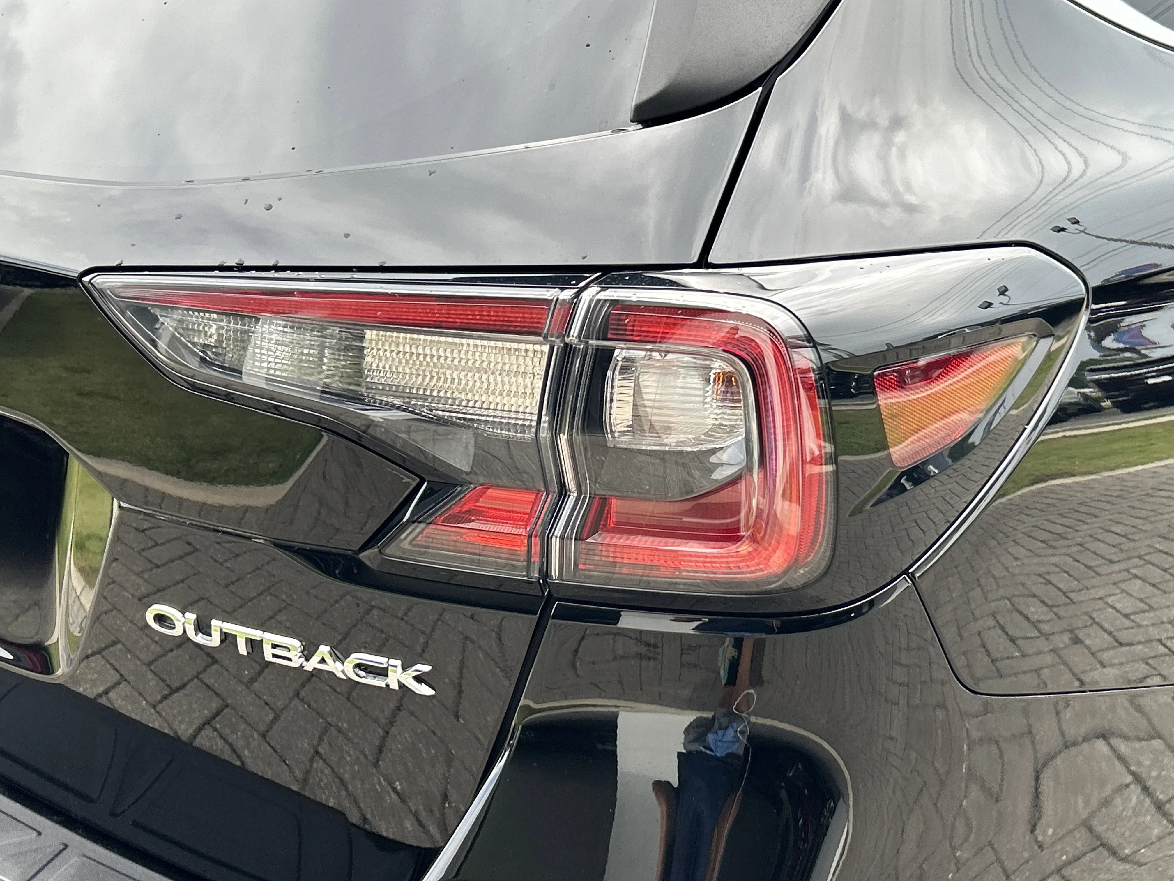 Used 2020 Crystal Black Silica Subaru Premium image 9