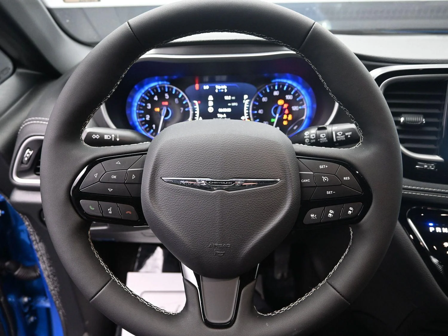 New 2026 Hydro Blue Pearl-Coat Exterior Paint Chrysler Select image 23