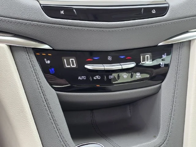 Used 2024 Crystal White Tri-Coat Cadillac Premium Luxury image 27
