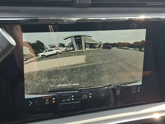 New 2026 Summit White GMC AT4 image 15