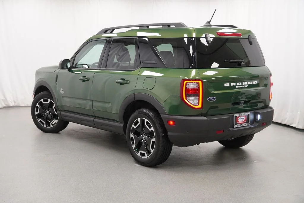 Used 2023 Green Ford Outer Banks image 14