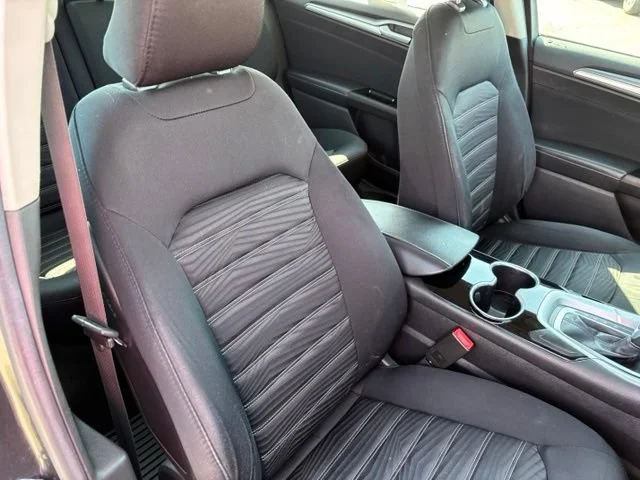 Used 2016 Gray Ford SE image 24