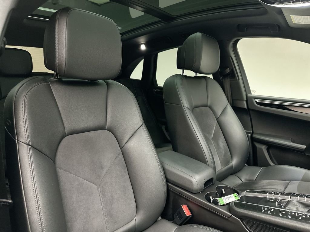 Used 2021 Black Porsche Base image 6