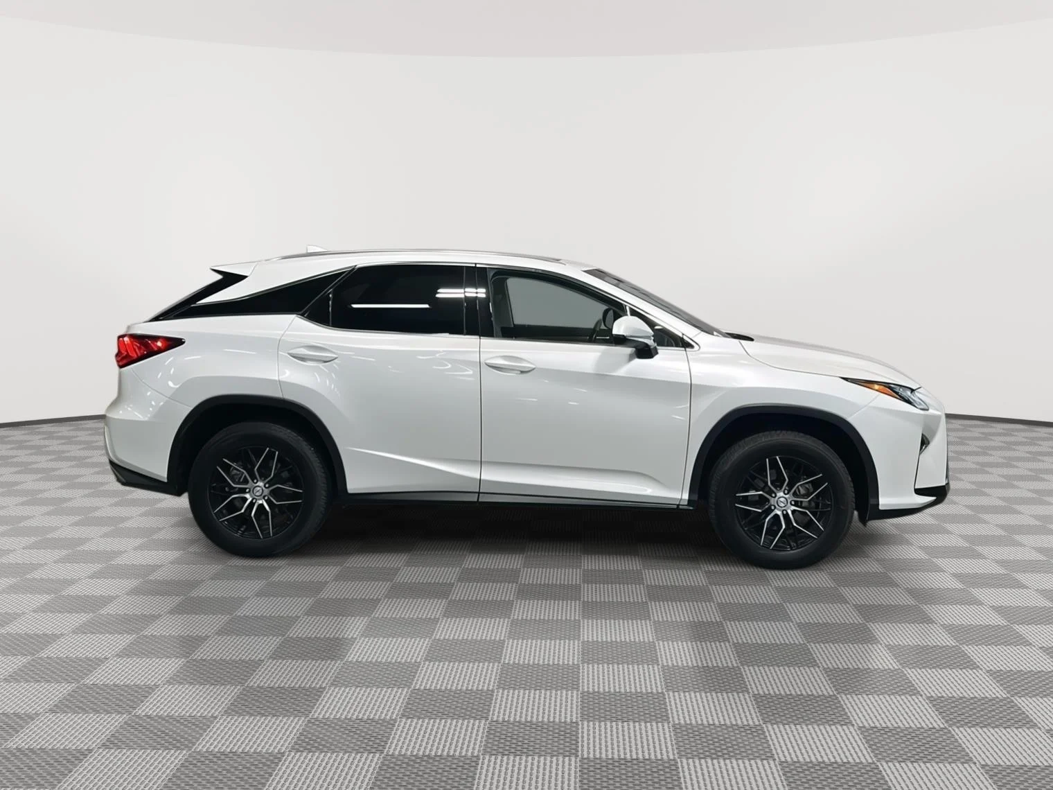 Used 2016 Eminent White Pearl Lexus Premium image 2