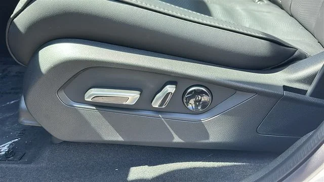 New 2026 White Acura Technology Package image 10