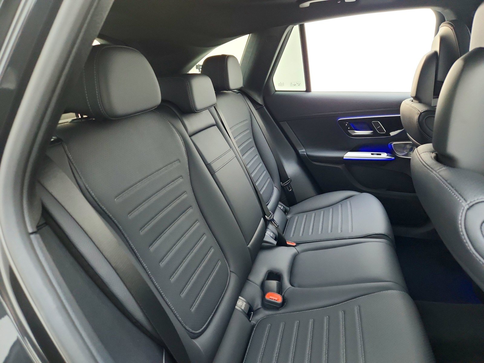 New 2026 Graphite Grey Metallic Mercedes-Benz GLC 300 SUV image 21