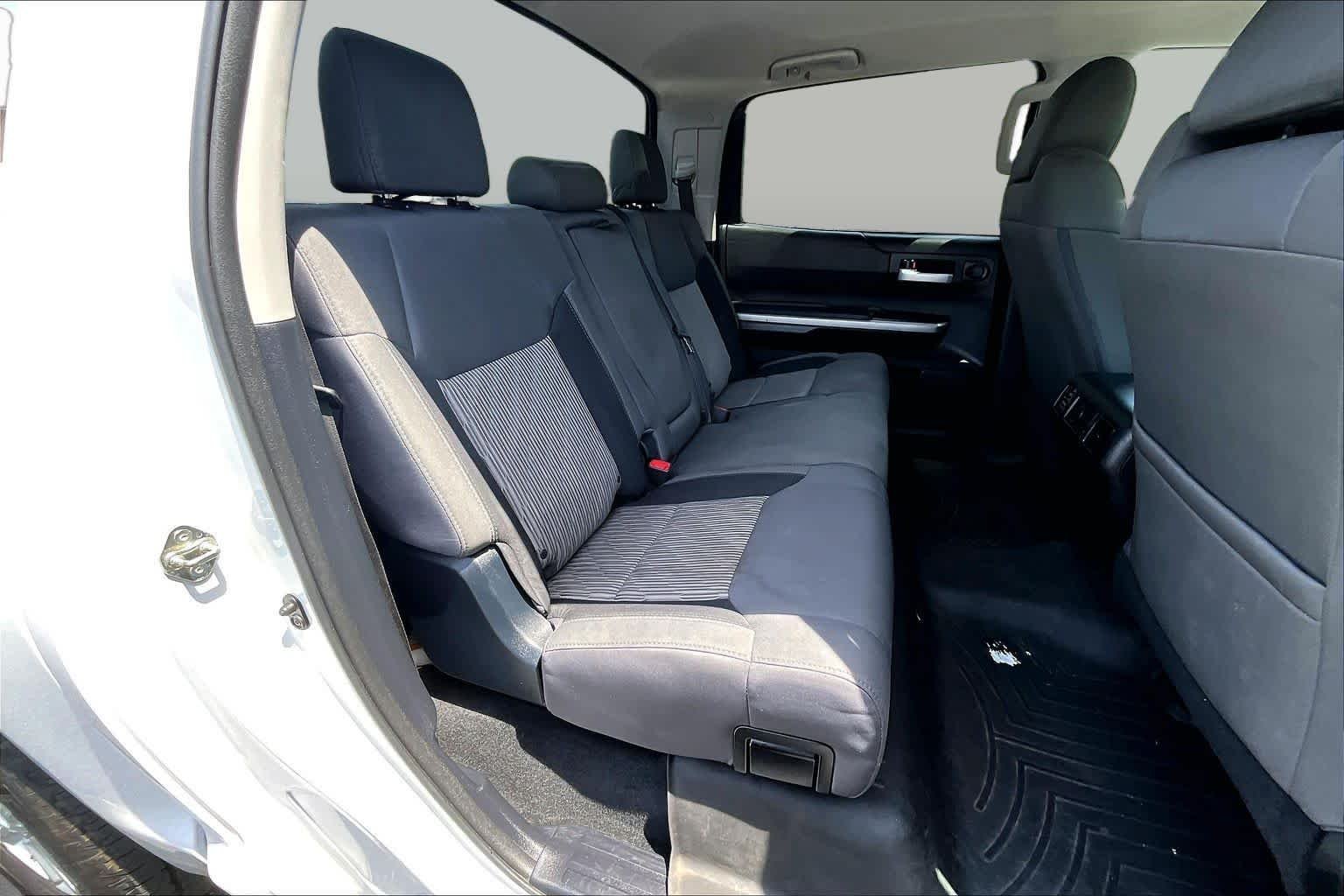 Used 2017 Super White Toyota SR5 image 19