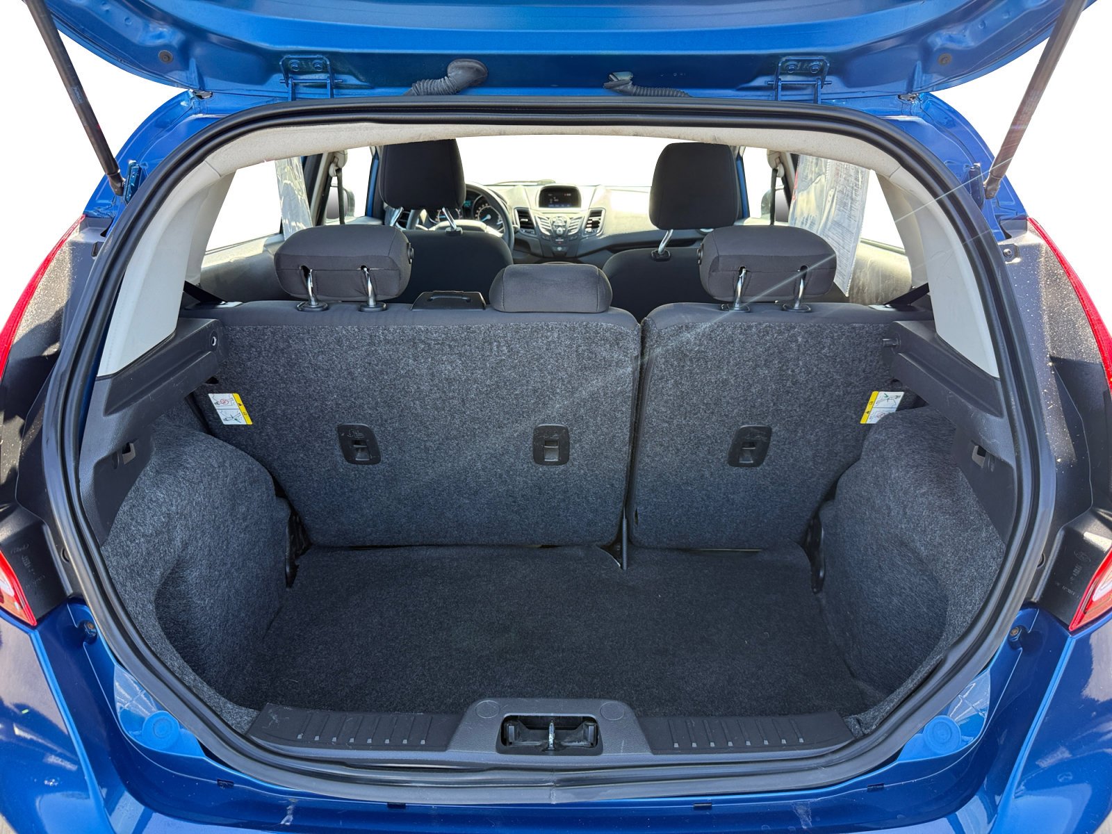 Used 2019 Lightning Blue Metallic Ford SE image 17