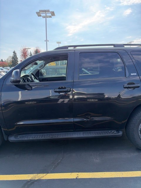 Used 2016 Black Toyota SR5 image 4