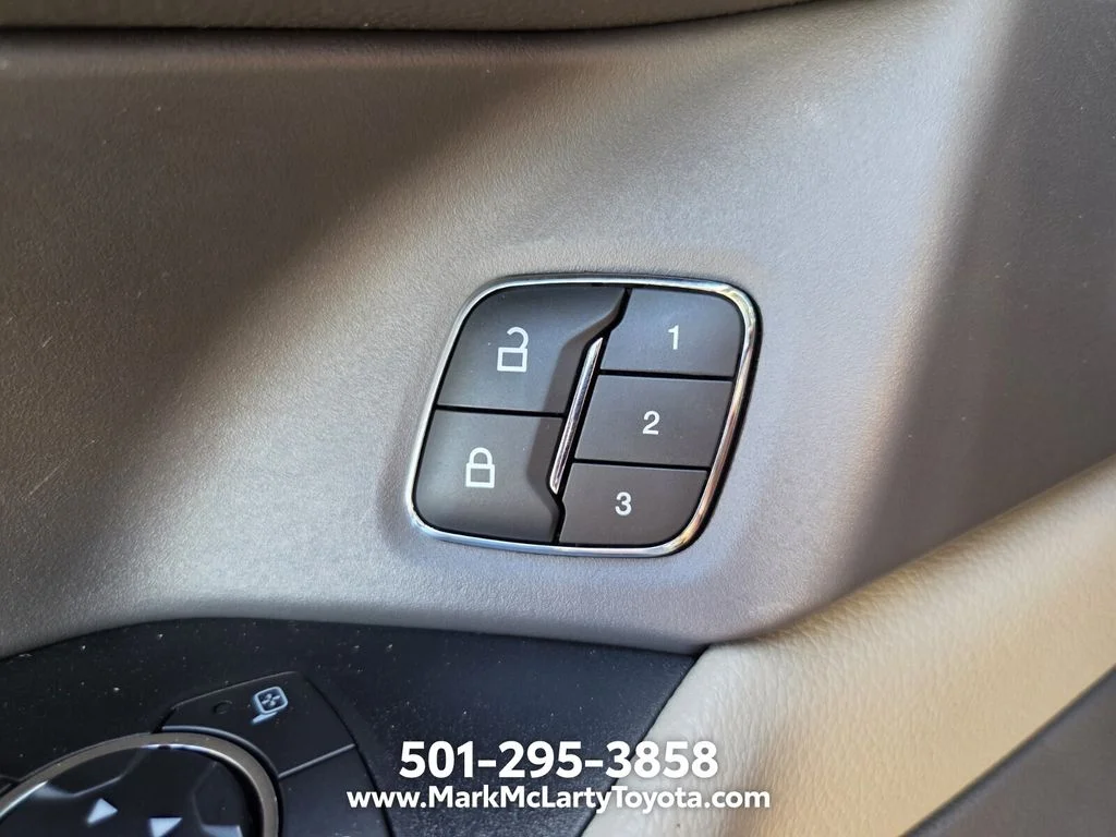 Used 2018 White Ford Limited image 36