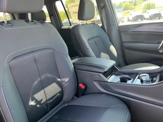 New 2026 Baltic Gray Metallic Clear-Coat Exterior Paint Jeep Laredo X image 27