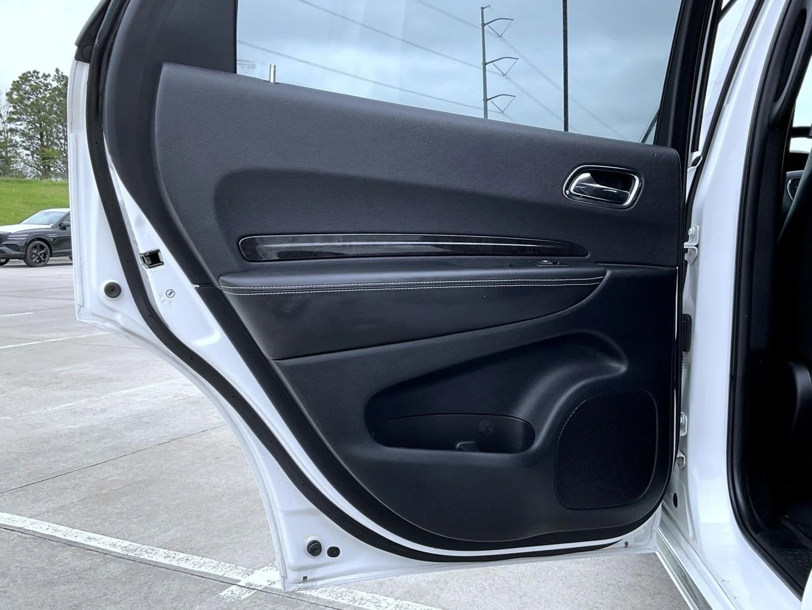 Used 2016 White Dodge Citadel image 23