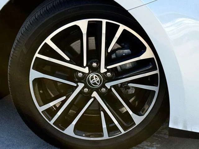 Certified Used 2025 WIND CHILL PEARL Toyota XLE image 2