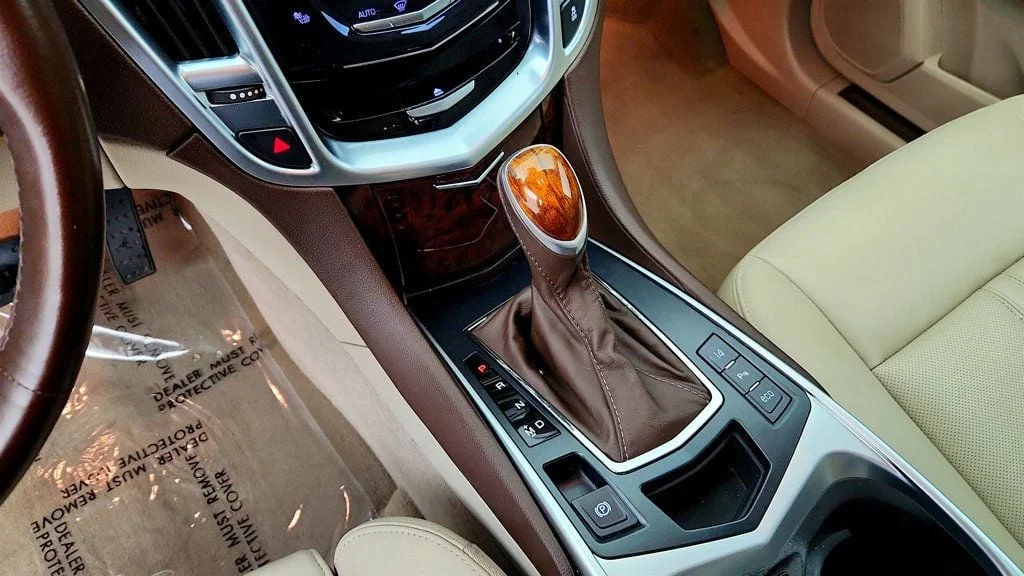 Used 2016 Platinum Ice Tricoat Cadillac FWD 4dr Luxury Collection w/ Nav & Driver Awareness Pkg image 17