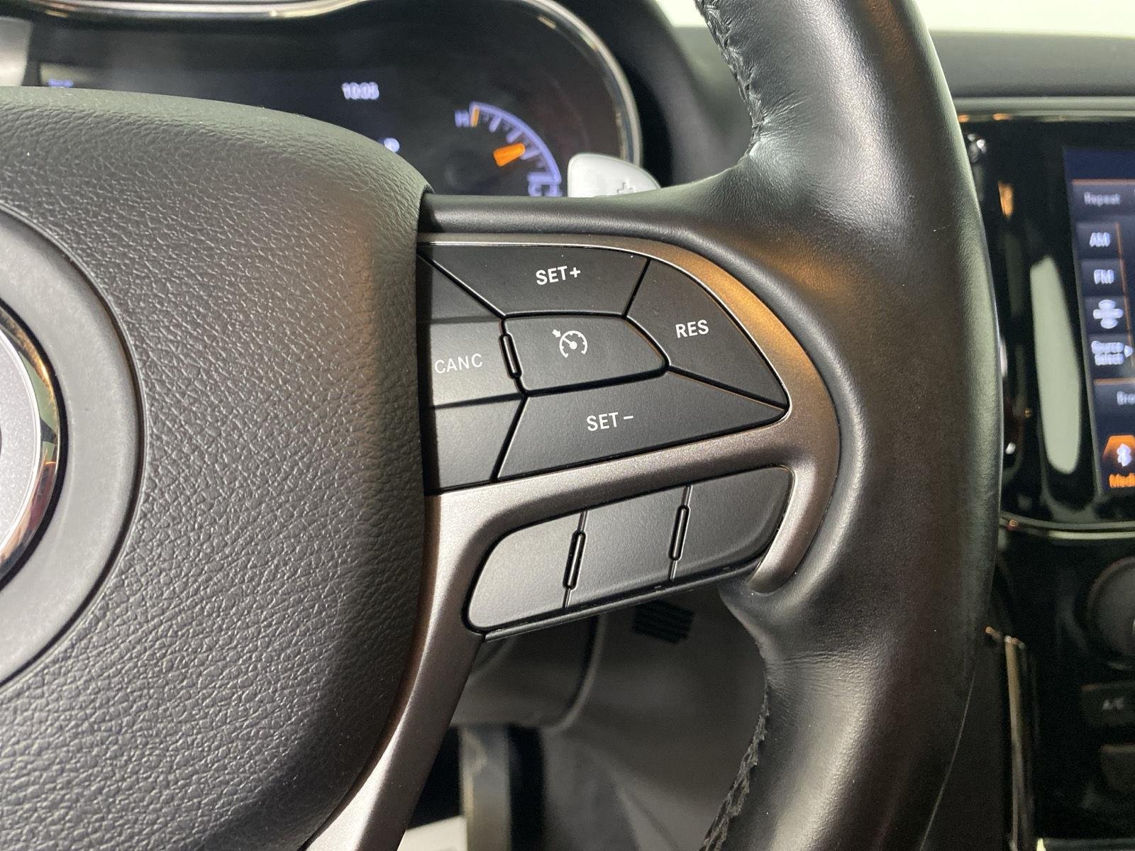 Used 2020 Bright White Clearcoat Jeep Limited X image 23