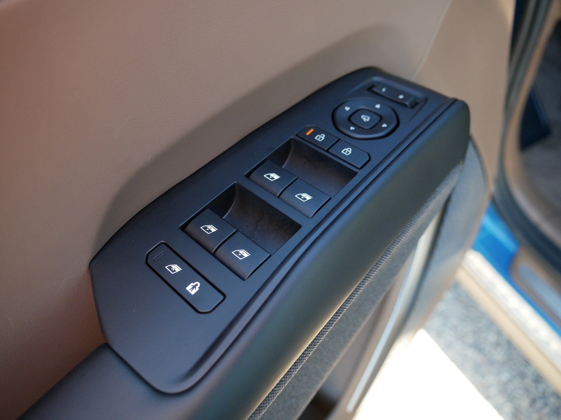 Certified Used 2024 Ocean Blue Kia Land image 19