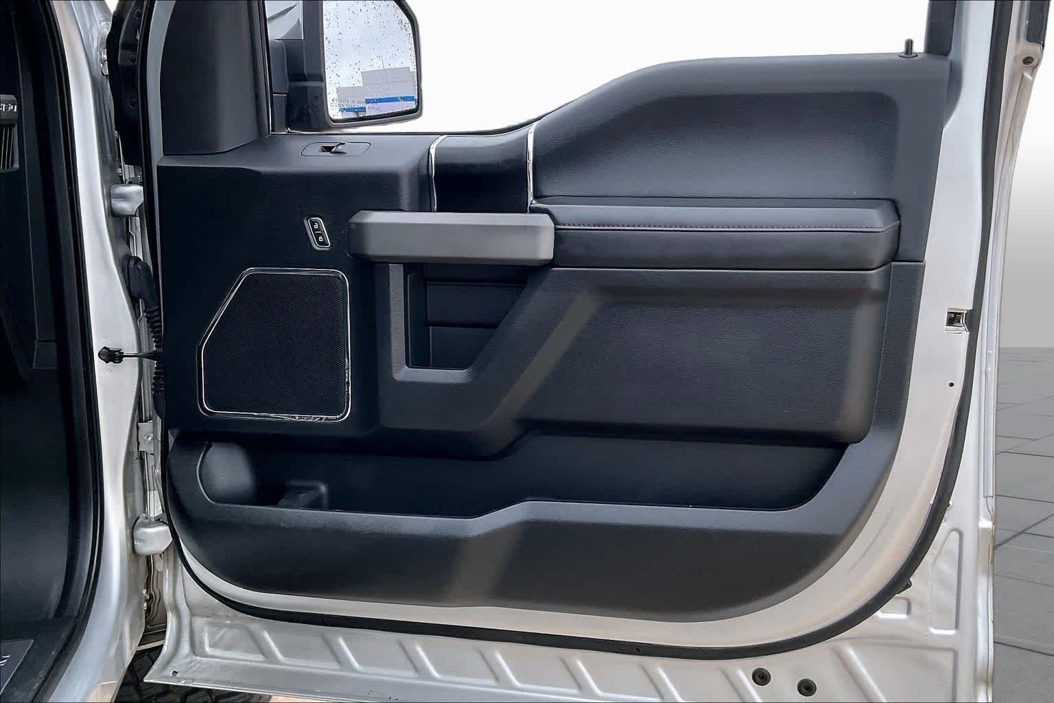 Used 2018 Ingot Silver Ford Platinum image 22