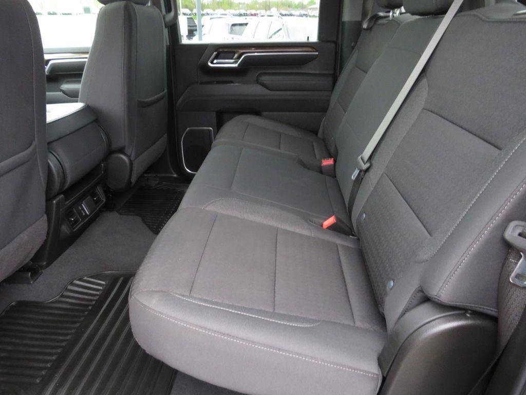 Used 2025 Lakeshore Blue Chevrolet LT image 21