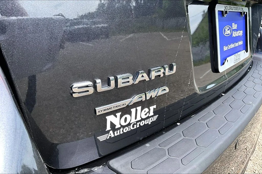 Certified Used 2019 Dark Gray Metallic Subaru 2.0i Limited image 8