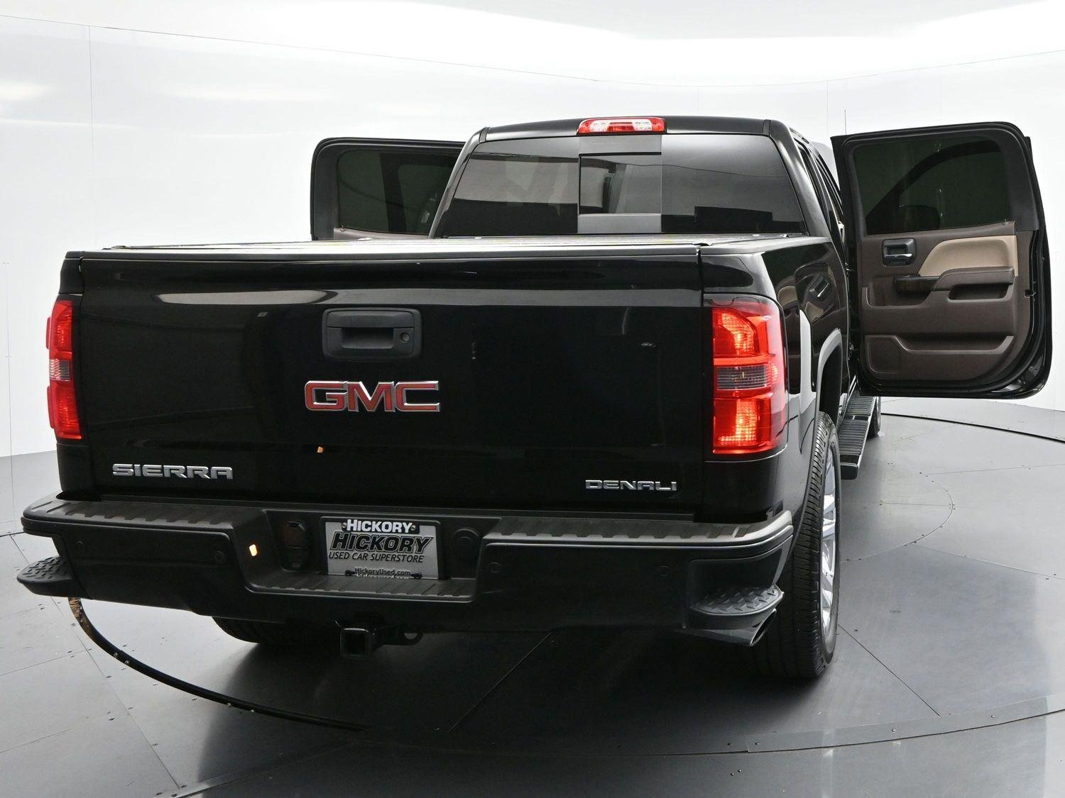 Used 2015 Onyx Black GMC Denali image 40