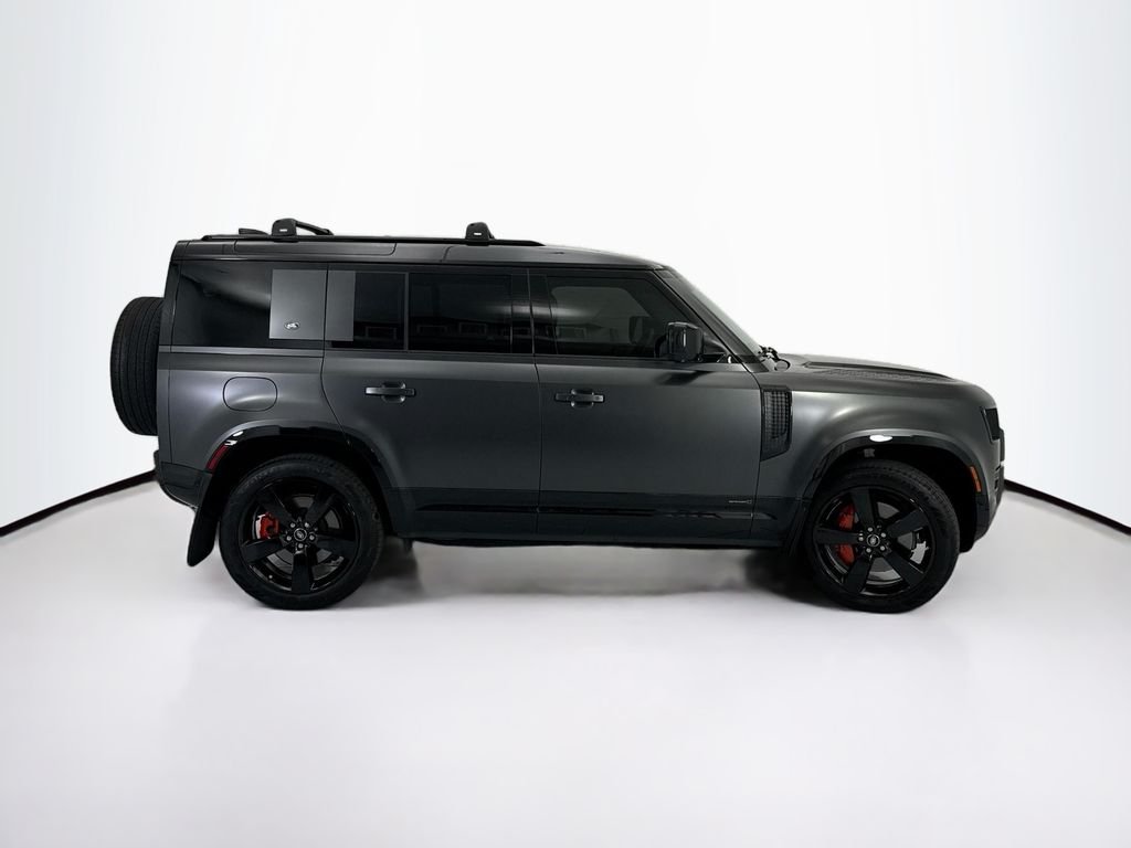 Used 2023 Santorini Black Metallic Land Rover X image 4