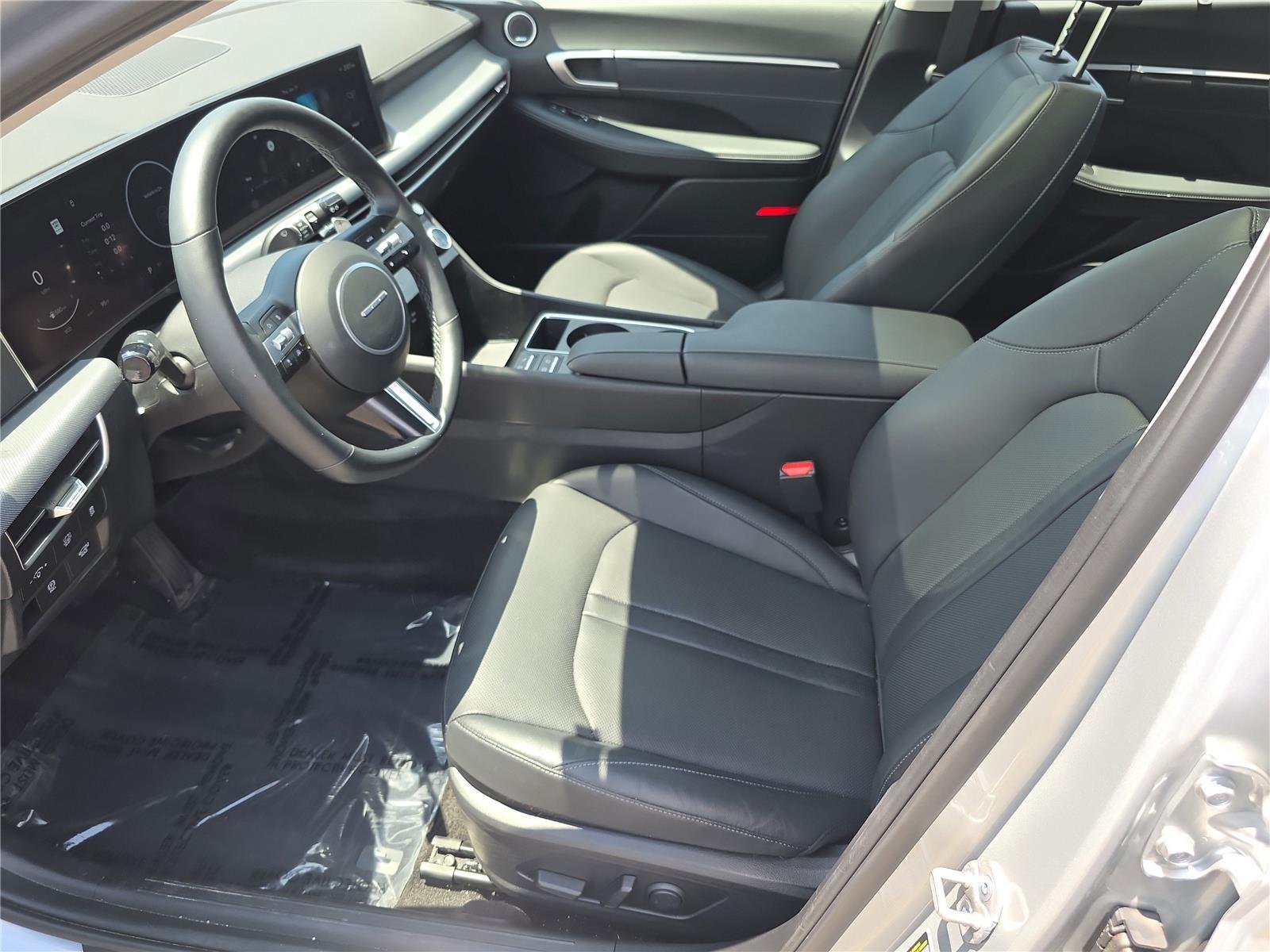 Used 2025 Aero Silver Hyundai Limited image 38