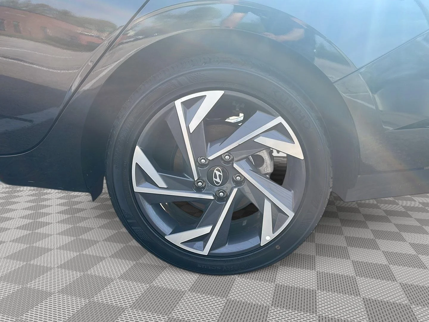 Used 2025 Abyss Black Hyundai SEL Sport image 12
