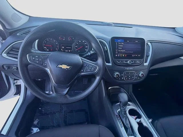 Used 2025 Summit White Chevrolet LT image 7