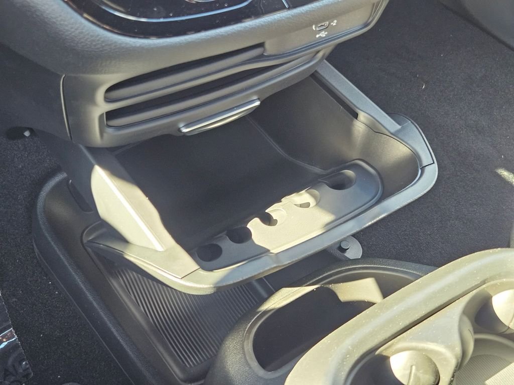 2026 Chrysler Pacifica Select - Photo 35