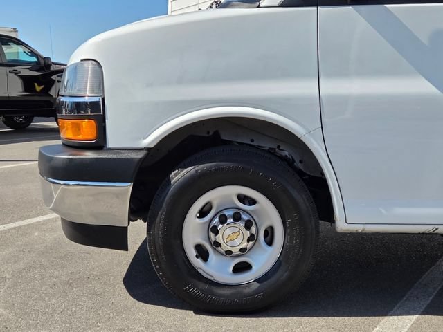 2025 Chevrolet Express Passenger LT - Photo 9