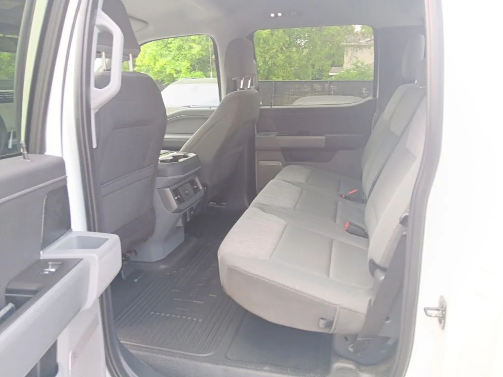 Used 2024 Oxford White Ford XLT image 27