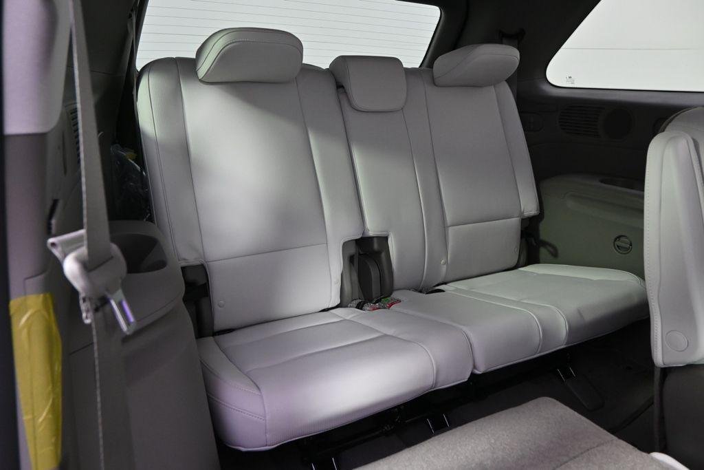 New 2026 White Pearl Hyundai SEL AWD image 19