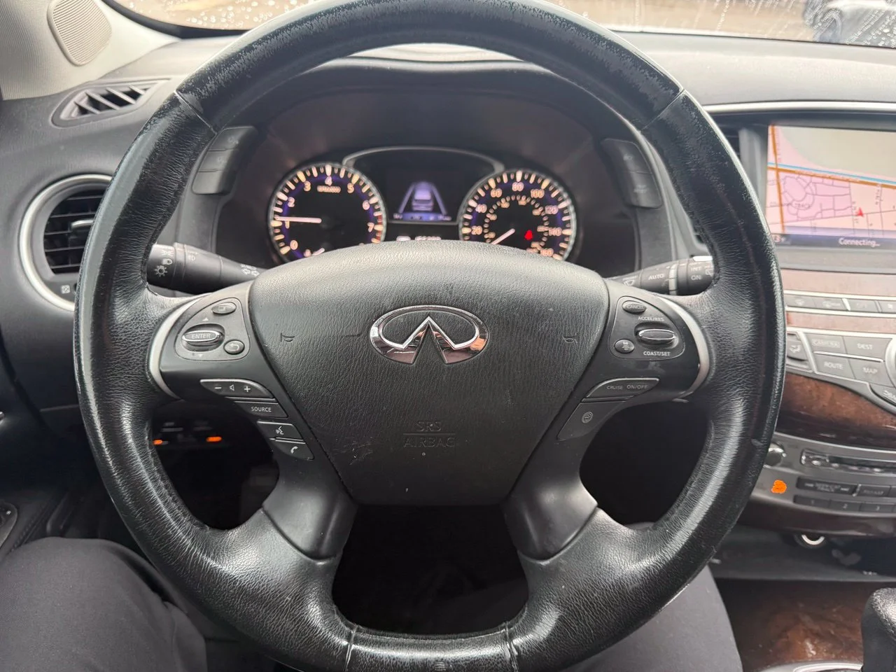 Used 2015 Liquid Platinum INFINITI Base image 17