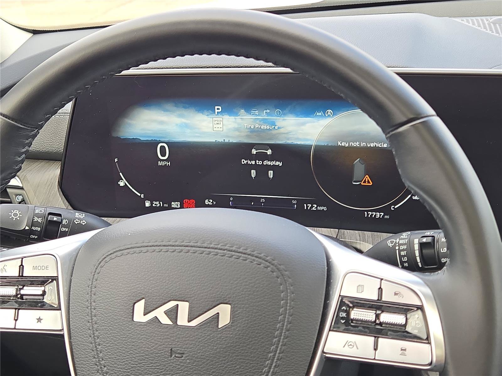 Used 2024 White Kia SX image 19