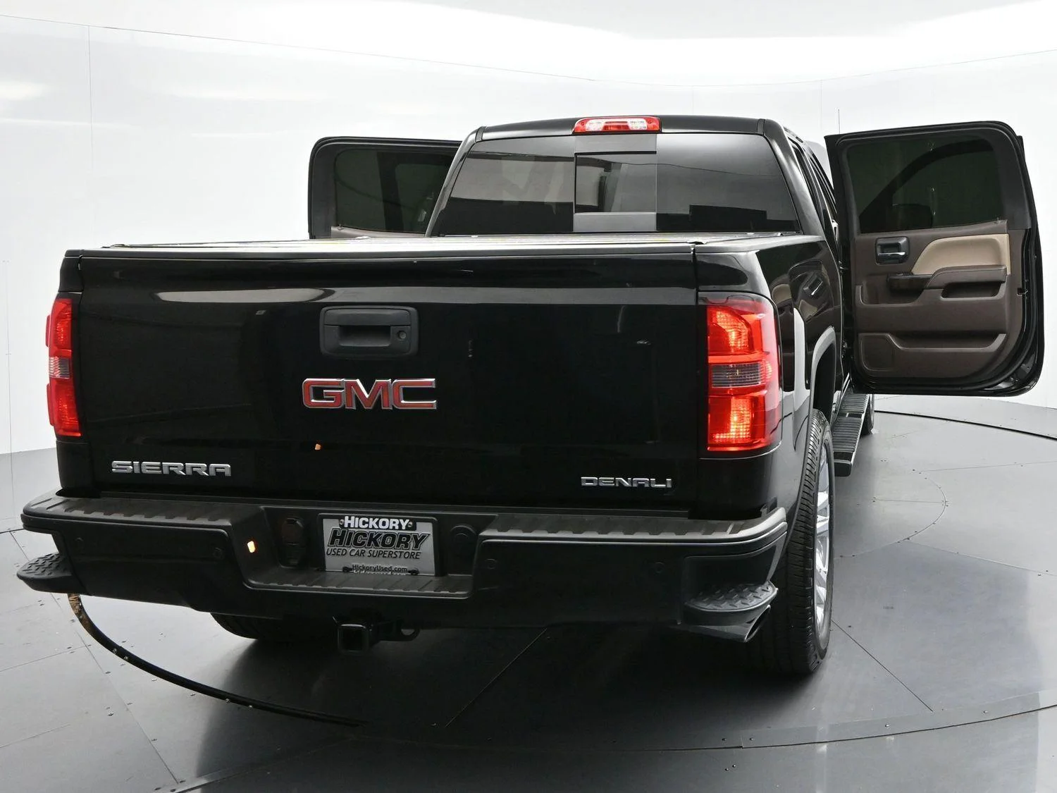 Used 2015 Onyx Black GMC Denali image 40