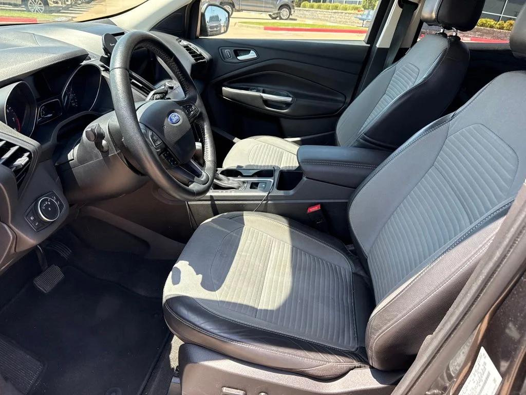 Used 2017 Gray Ford SE image 9