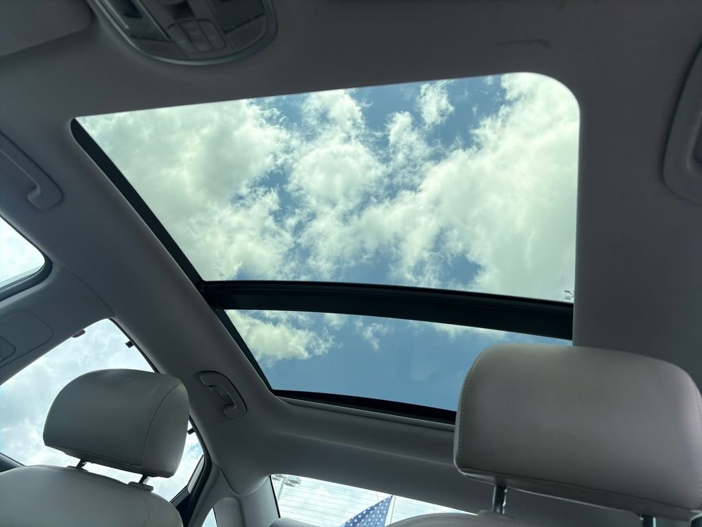 Used 2019 White Hyundai Limited image 22