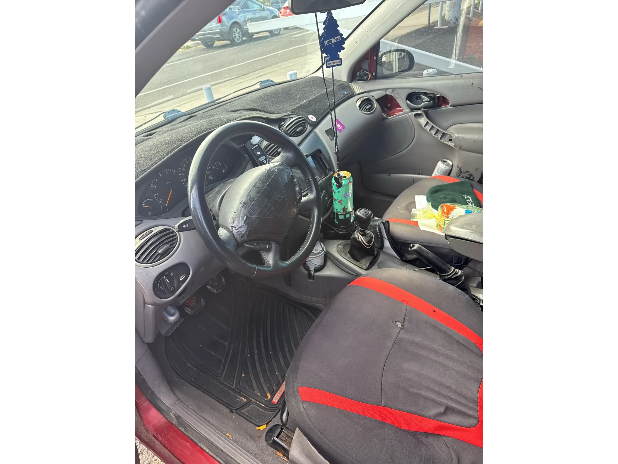 Used 2001 Red Ford SE Comfort w/Zetec image 7