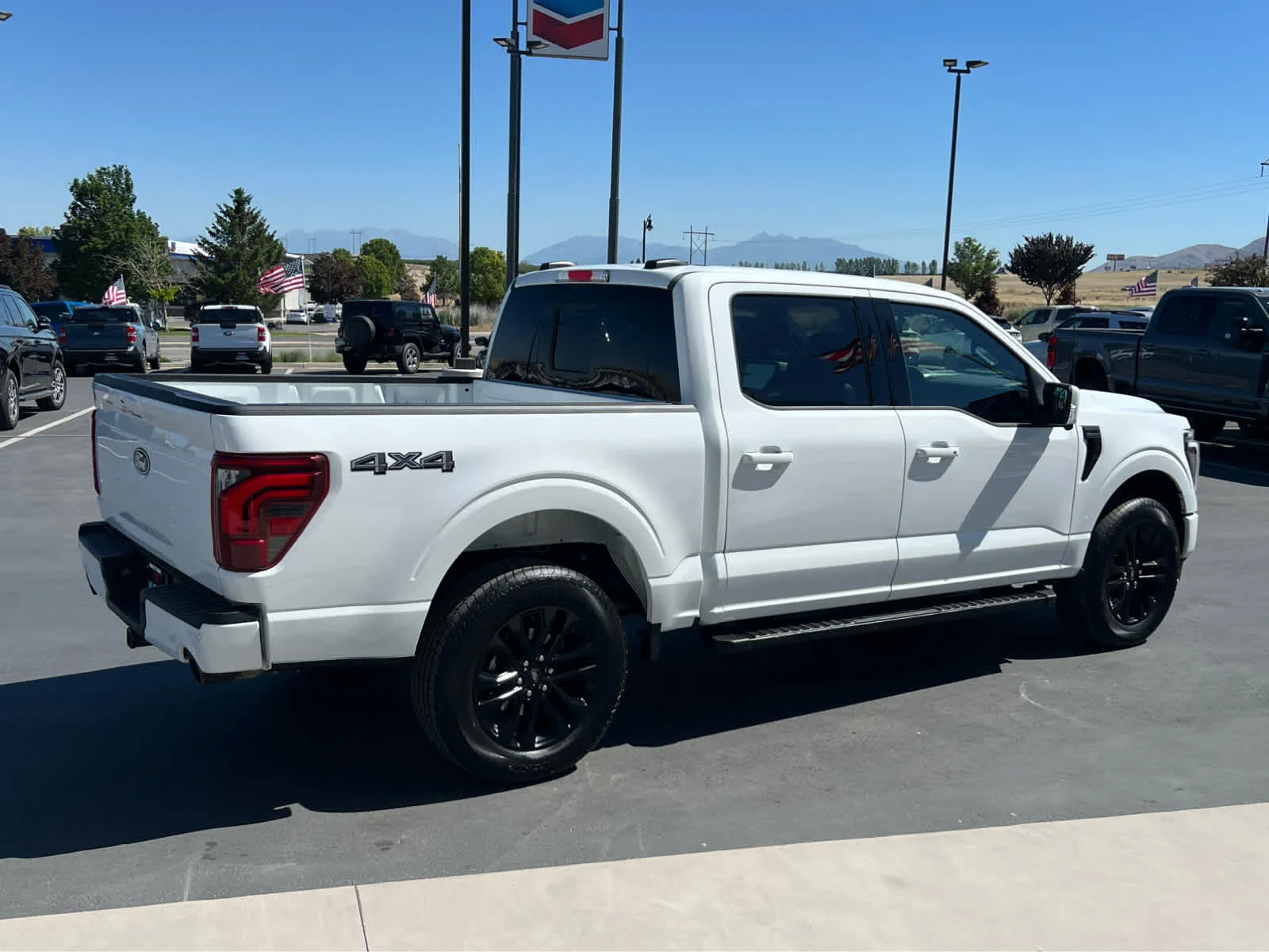 Certified Used 2025 Oxford White Clearcoat Ford LARIAT image 7