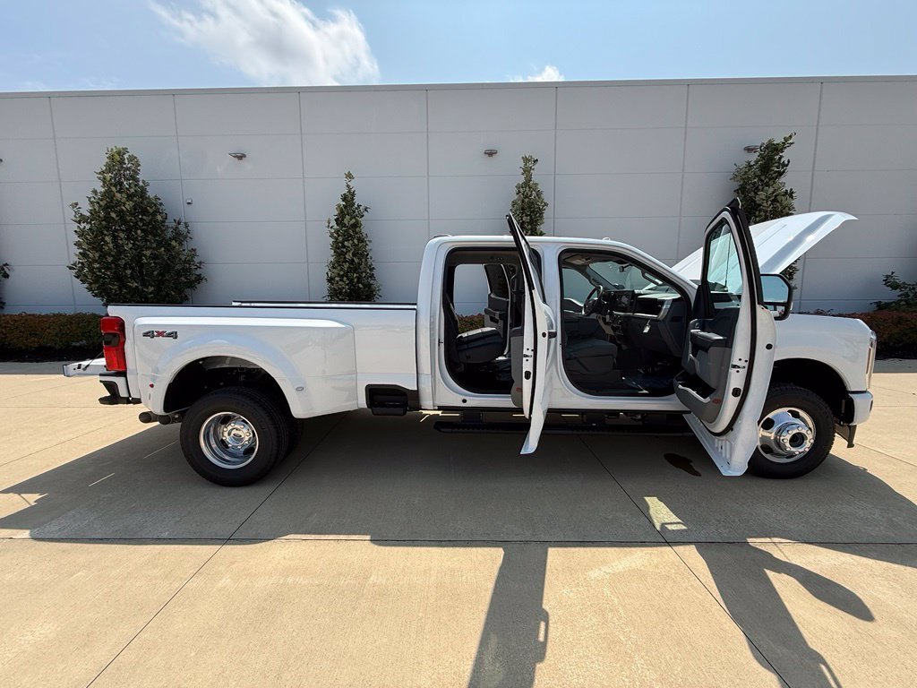 New 2026 White Ford XL image 25