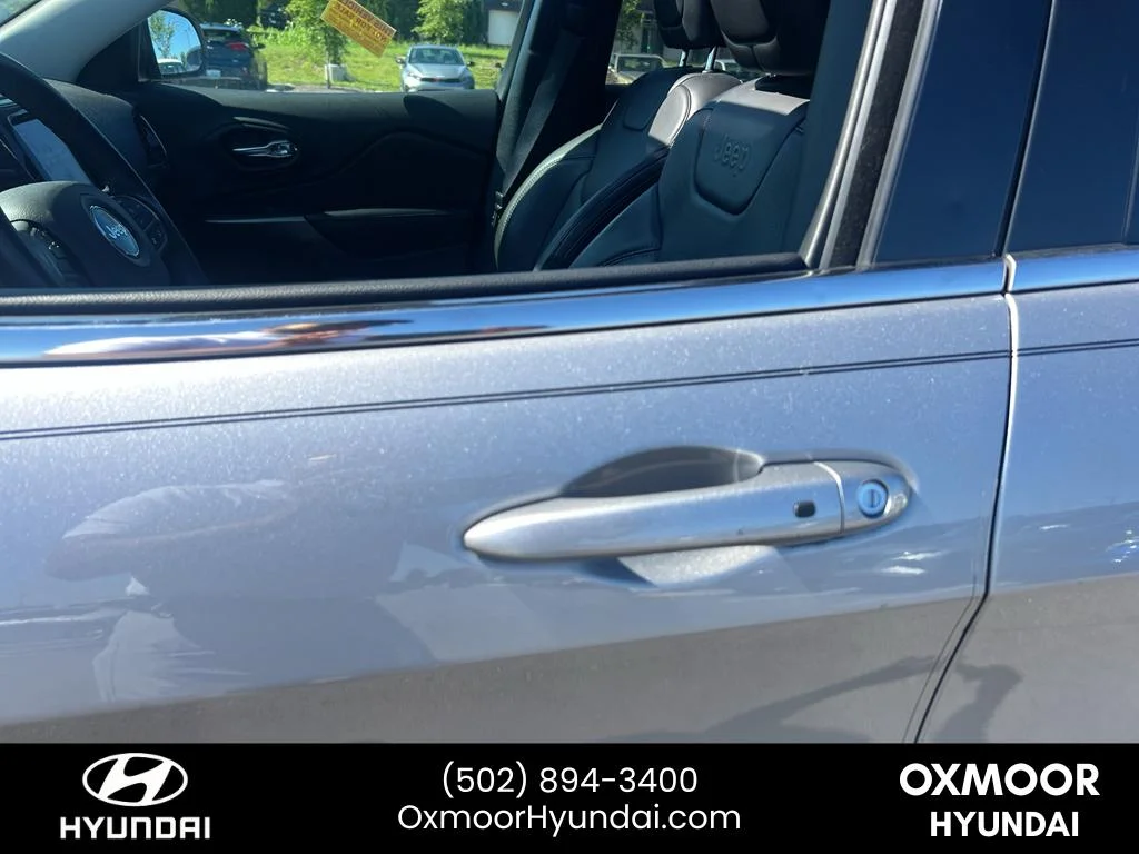Used 2019 Billet Silver Metallic Clearcoat Jeep Limited image 4